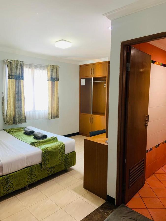 Karsa Utama Hotel จาการ์ตา ภายนอก รูปภาพ